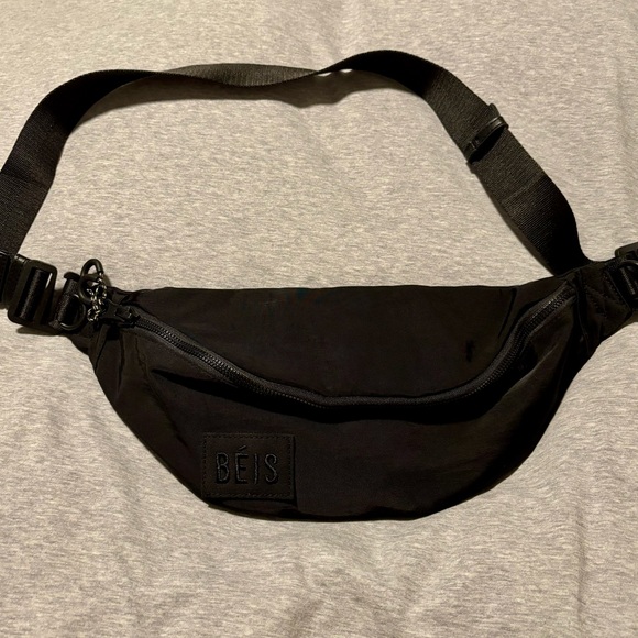 Beis The Sport Pack in Black - Picture 12 of 12